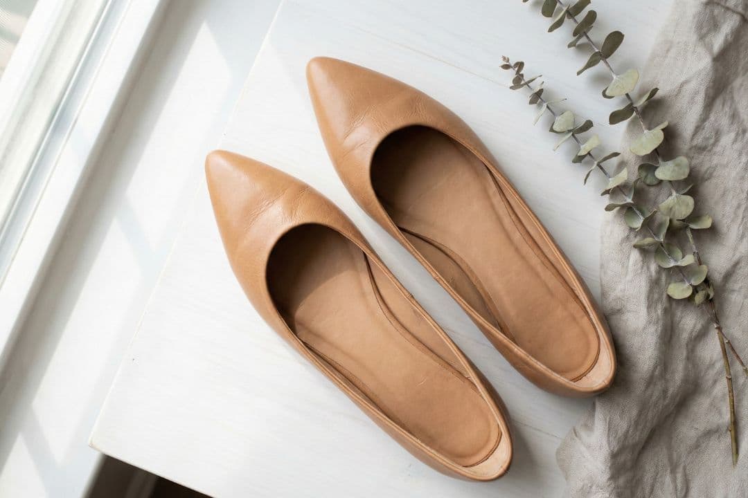 Pointed-Toe Soft Leather Ballet Flats