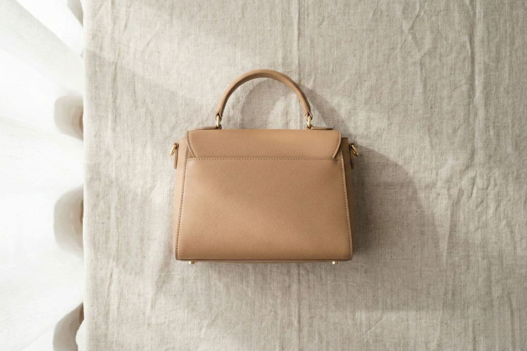 The Structured Shoulder Bag