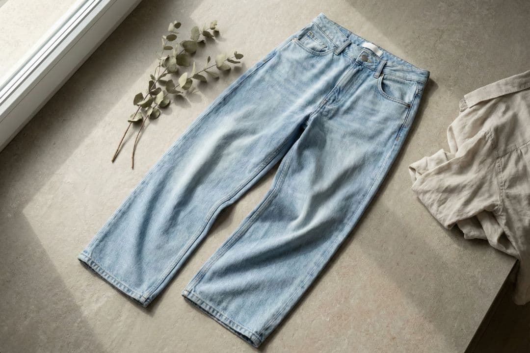 High-Rise Relaxed Wide-Leg Jeans