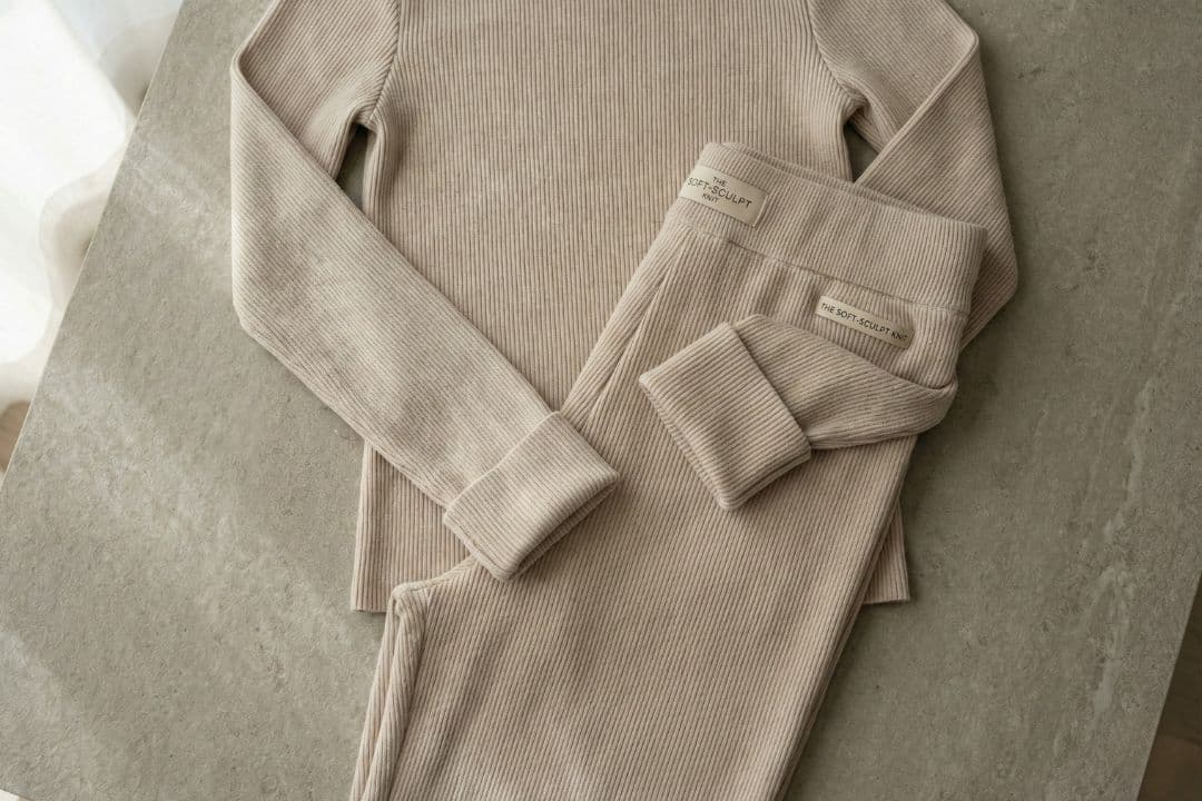 2. The Soft-Sculpt Knit Set