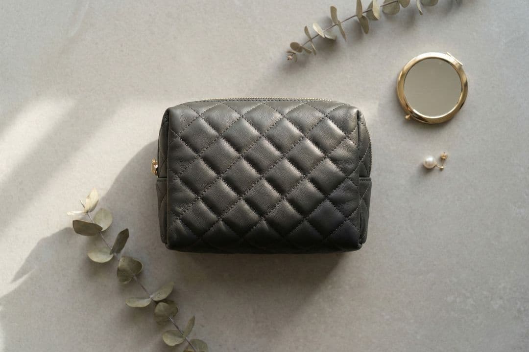 The Minimalist Quilted Pouch